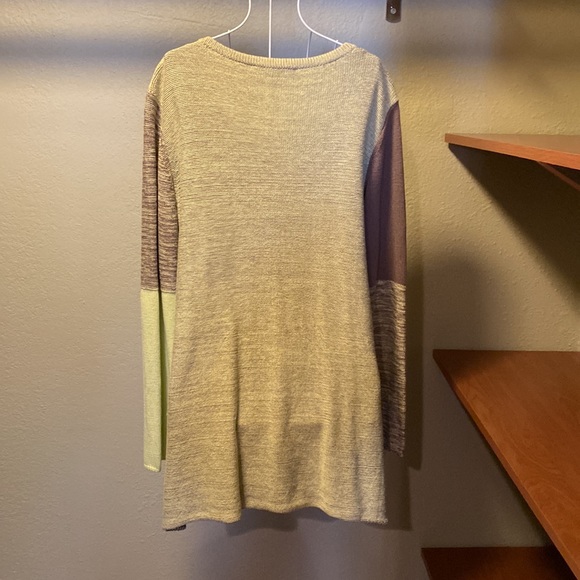 Pistachio & Brown Colorblock Sweater - Picture 6 of 8